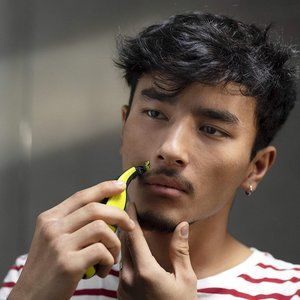 OneBlade Hybrid Electric Trimmer Facial Hair Remover for Men, QP252090